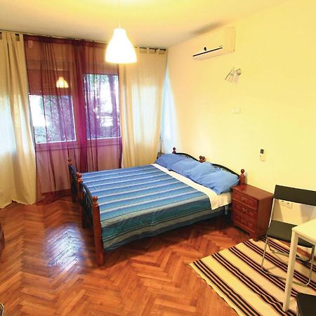 1 Bedroom Awesome Apartment In Пула Екстер'єр фото