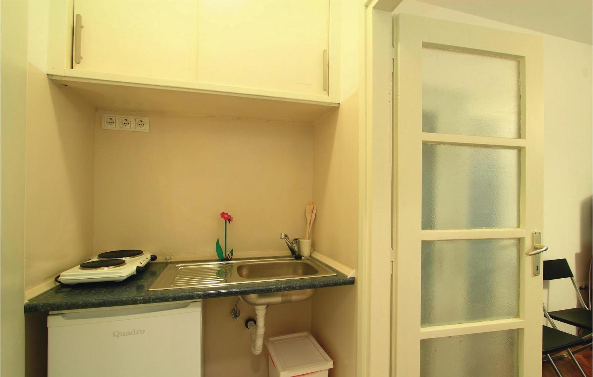 1 Bedroom Awesome Apartment In Пула Екстер'єр фото