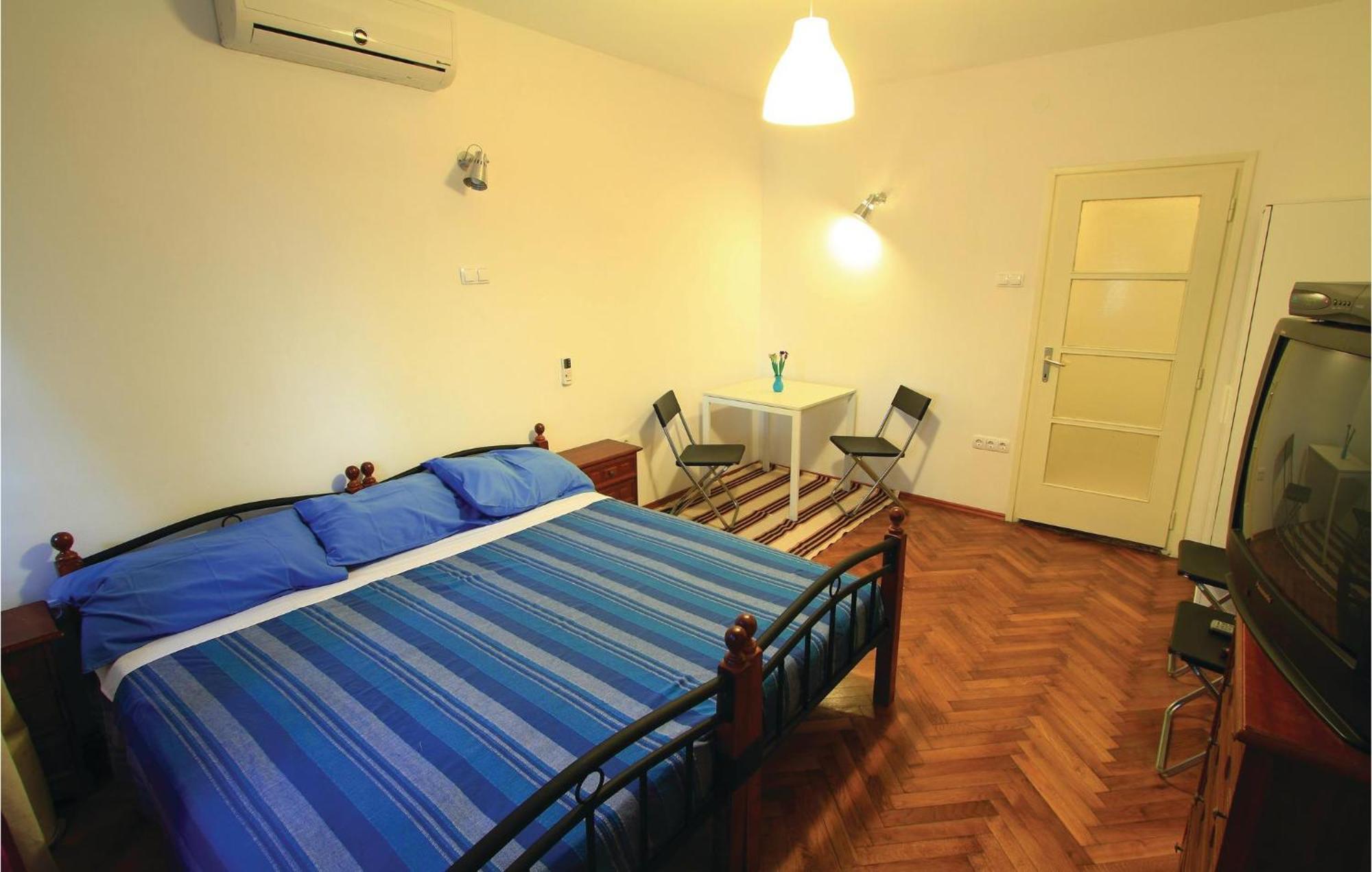 1 Bedroom Awesome Apartment In Пула Екстер'єр фото